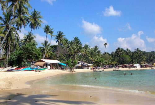ALOHA UNA – Be a part of one of the most awaited beach party!