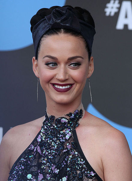 Katy Perry Performs in Brisbane – A Colourful Event!