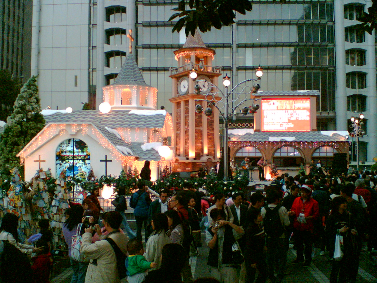 Winter Fest Season in Hong Kong – a holly jolly Hong Kong