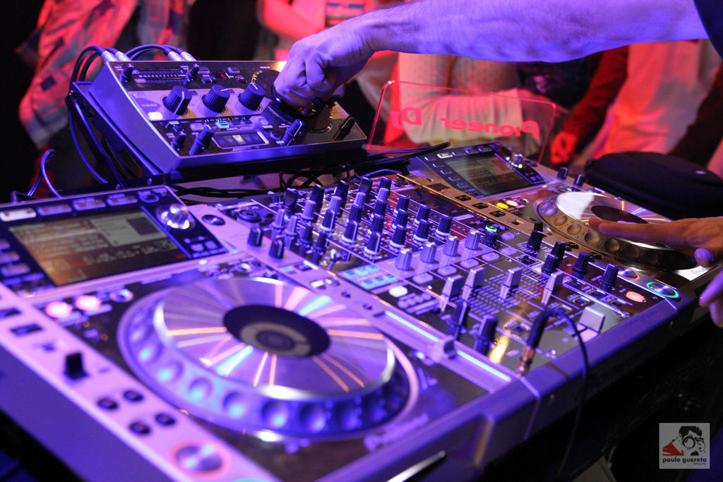 Ophelia presents The Illustrious Blacks – A night filled with amazing music, dance and excitement!