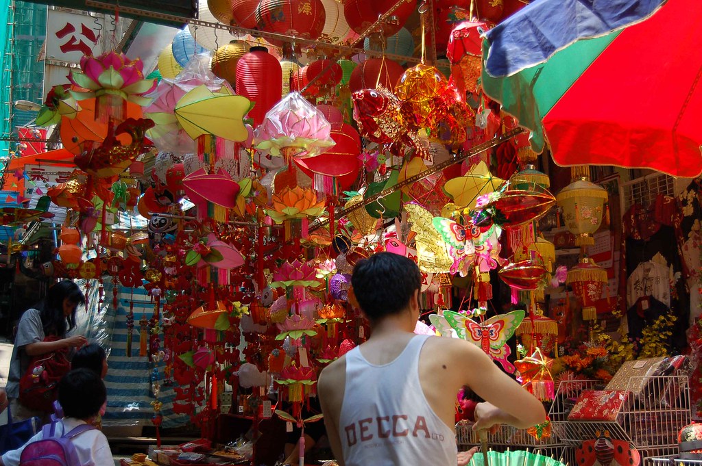 Hong Kong Mid-Autumn Festival – Dragons, Moons and Lanterns!