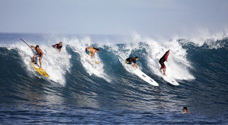 Sri Lanka Holds National Surfing Championship