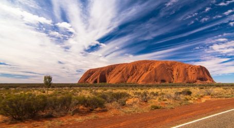 Day Trip to Uluru Sells Out in Mackay – Package for Regional Tourism Jobs Also Unveiled