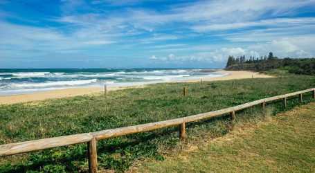 A Hybrid Tourist Submarine Launches on the Sunshine Coast, Australia for the First Time – Prepare to dive into the ocean without actually diving!