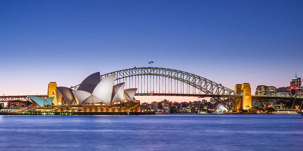 Sydney_Opera_House_and_Harbour_Bridge_Dusk_