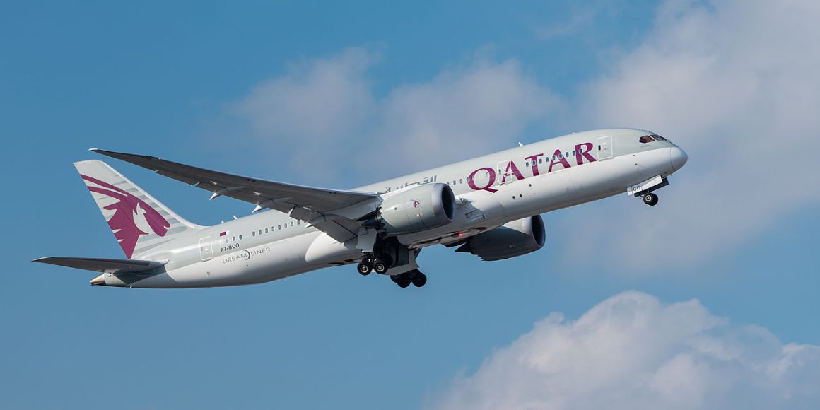 1280px-Qatar_Airways_Boeing_787-8_Dreamliner_A7-BCO_MUC_2015_02