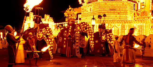 640px-Perahera1