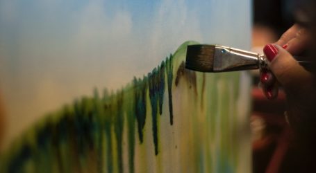 ‘Walk In’ Creative Art Space Opened in Muscat – Highlighting Oman’s Creative Talents