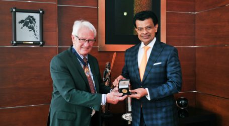 Dr Parakrama Dissanayake Receives the Lifetime Chartered Shipbroker’s, UK Medal
