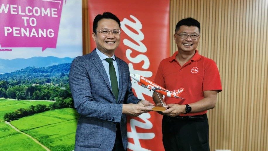 airasia-pen-hkg-916-new-916x517