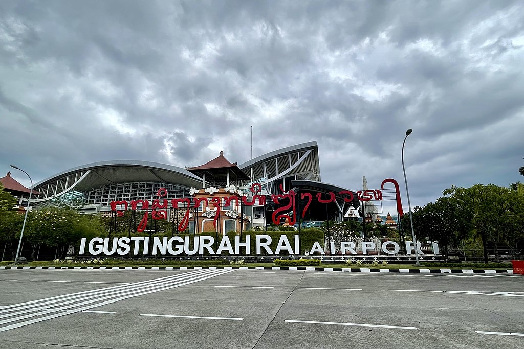 Ngurah_Rai_Internasional_Airport_Welcome_Sign