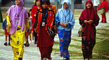 Malaysia Aims for 3.2 Million Muslim Tourists in 2023: A Vision for Growth