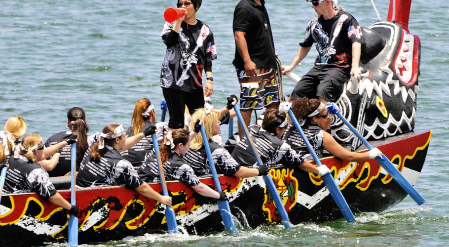 Luang Prabang's Annual Dragon Boat Racing (2)