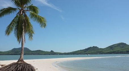 Tourists Flock to Yao Yai Island in Phang-nga: Cape Beauty Awaits