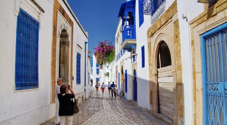 UK Ambassador Sees Bright Future for British Tourism in Tunisia